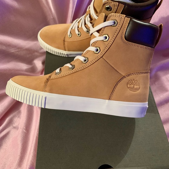 Womens Timberland boots - Picture 3 of 3